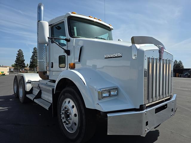 Image of Kenworth T800 equipment image 1