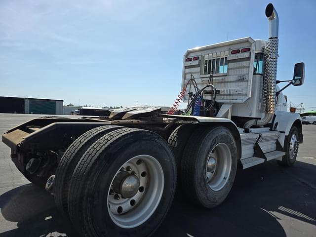 Image of Kenworth T800 equipment image 2