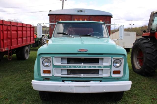 Image of Chevrolet C50 equipment image 1