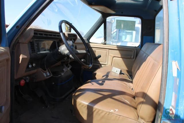 Image of Ford F-600 equipment image 4