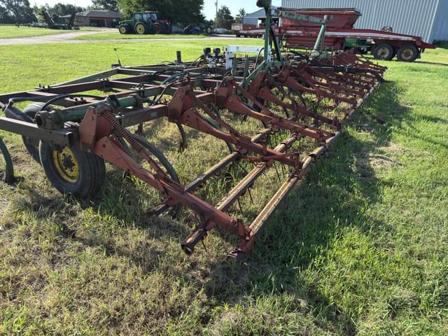 Image of John Deere 1610 equipment image 3