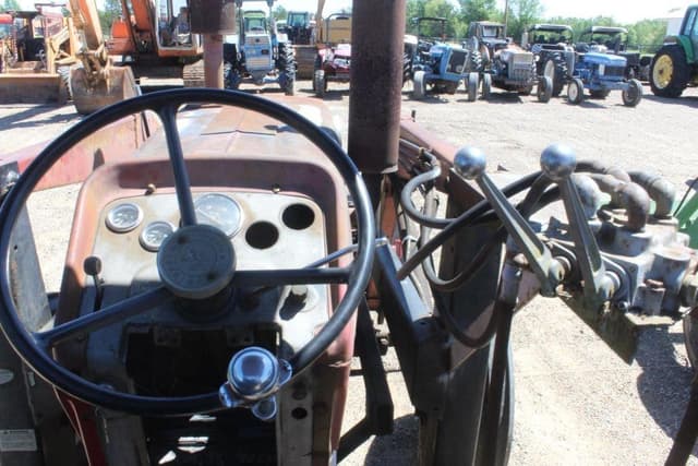 Image of Massey Ferguson 175 equipment image 4