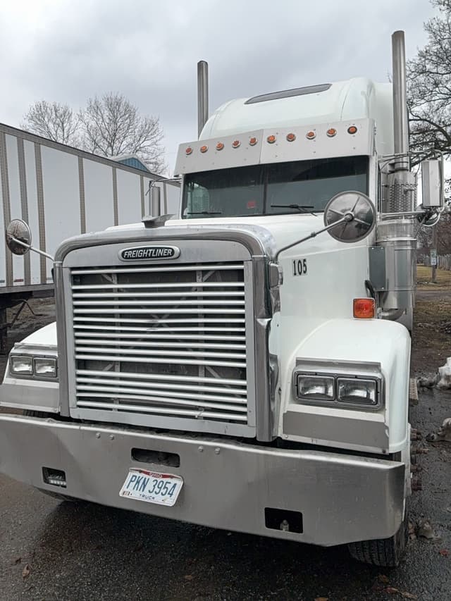 Image of Freightliner Classic XL equipment image 1