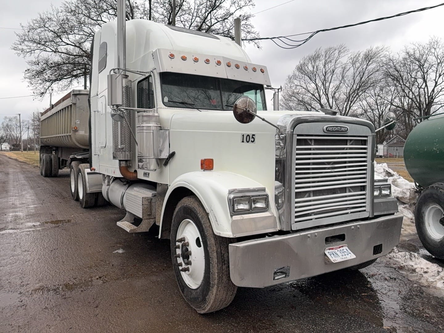 2002 Freightliner Classic XL Equipment Image0