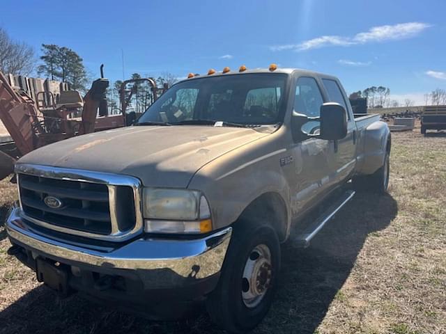 Image of Ford F-350 equipment image 2