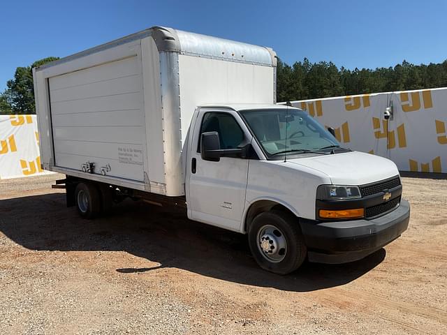 Image of Chevrolet 4500 equipment image 2