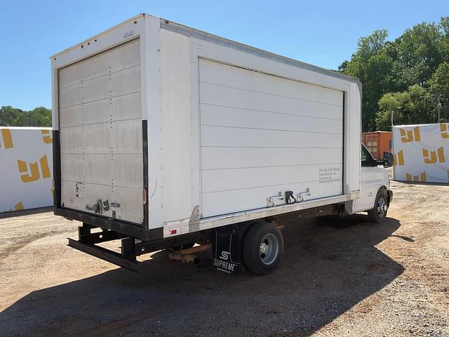 Image of Chevrolet 4500 equipment image 4