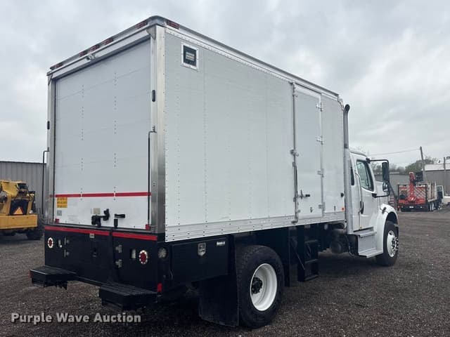 Image of Freightliner Business Class M2 equipment image 4