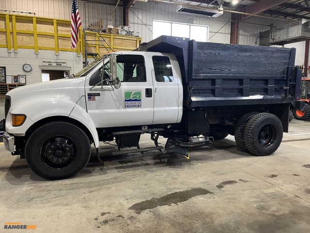 Image of Ford F-650 equipment image 1