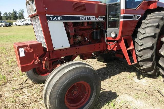 Image of International Harvester 1586 equipment image 2