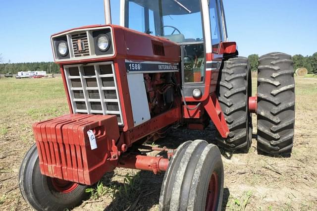 Image of International Harvester 1586 equipment image 4