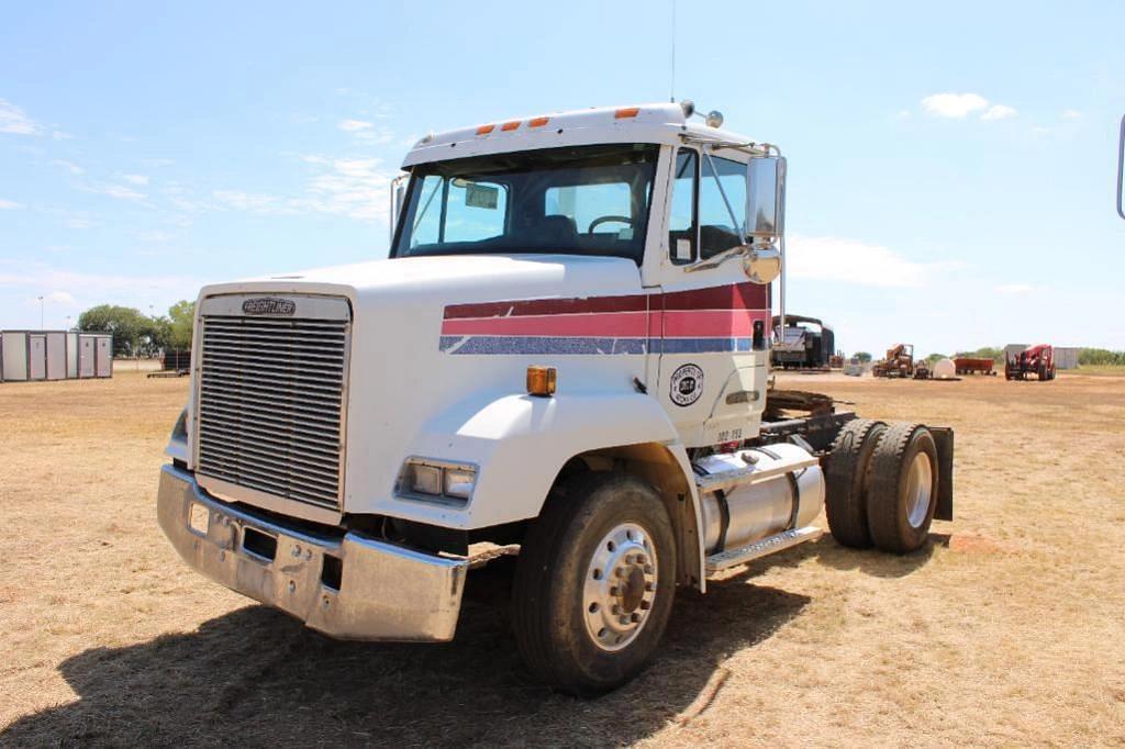 Image of Freightliner FLC11264T Primary image