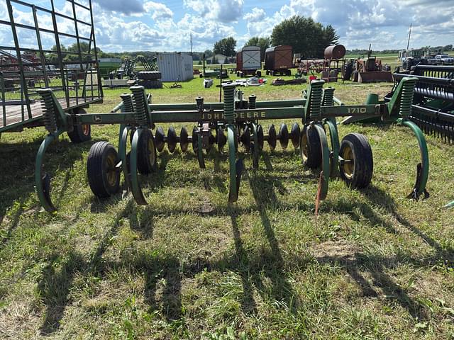 Image of John Deere 1710 equipment image 3