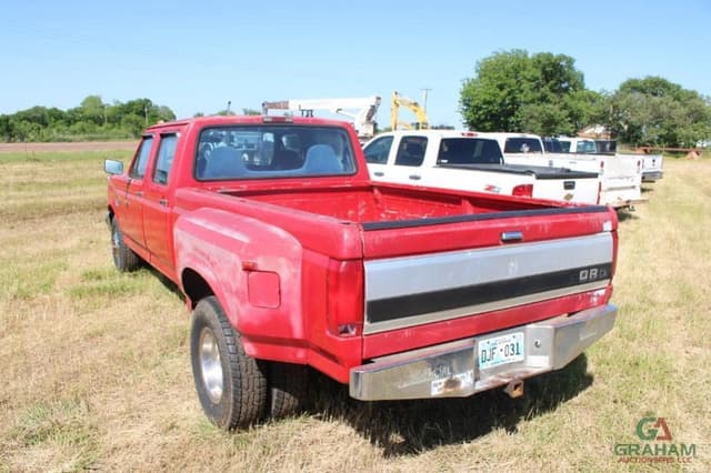 Image of Ford F-350 equipment image 3