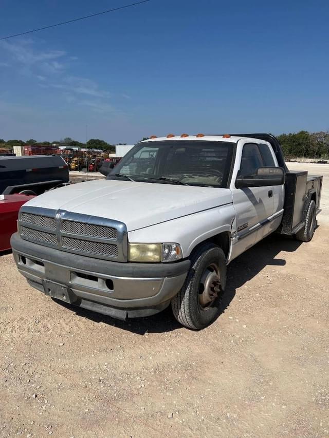 Image of Dodge Ram 3500 equipment image 1