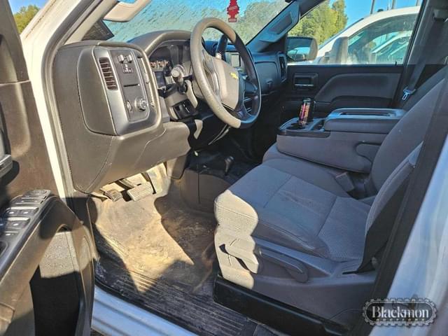 Image of Chevrolet 2500 equipment image 4