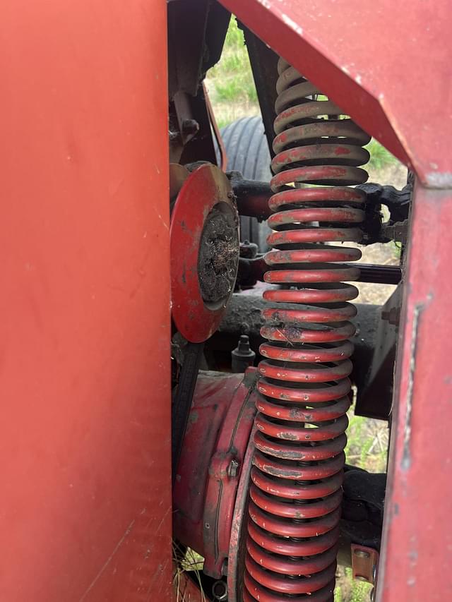 Image of New Holland 1465 equipment image 4