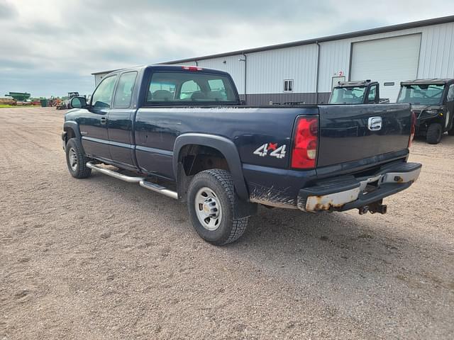 Image of Chevrolet 2500 equipment image 3
