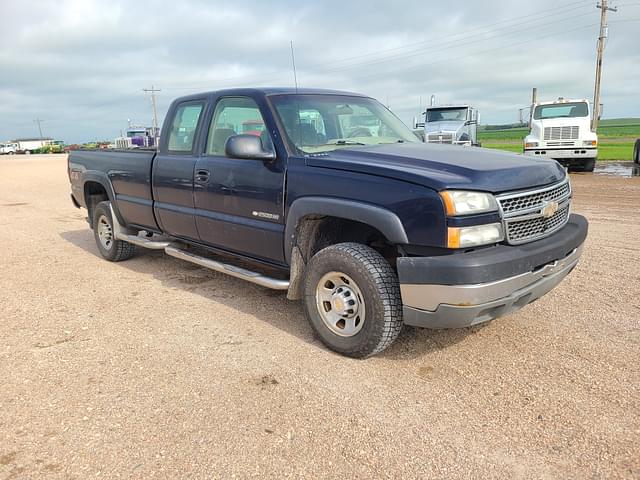 Image of Chevrolet 2500 equipment image 1