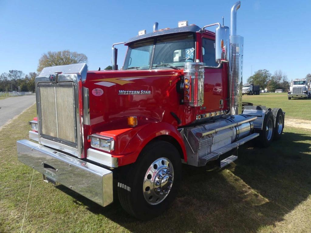 Image of Western Star 4900EX Primary image