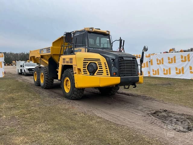 Image of Komatsu HM300-5 equipment image 2