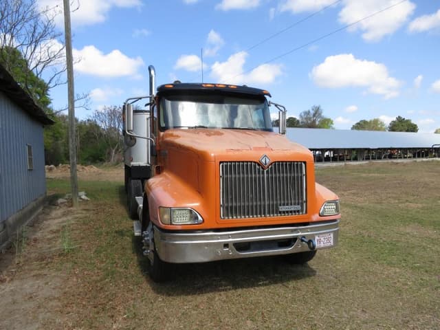 Image of International 9200 equipment image 4