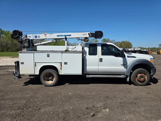 Image of Ford F-450 equipment image 3