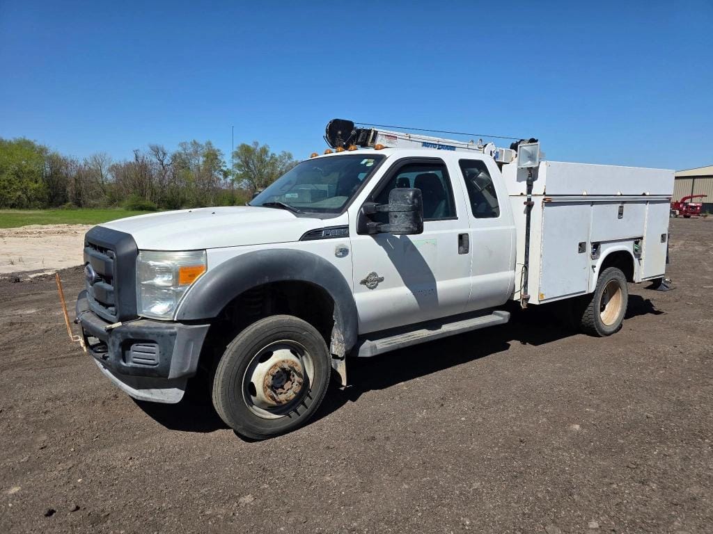 2013 Ford F-450 Equipment Image0