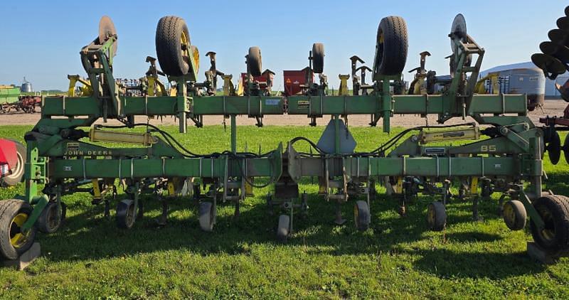 Image of John Deere 85 Image 0