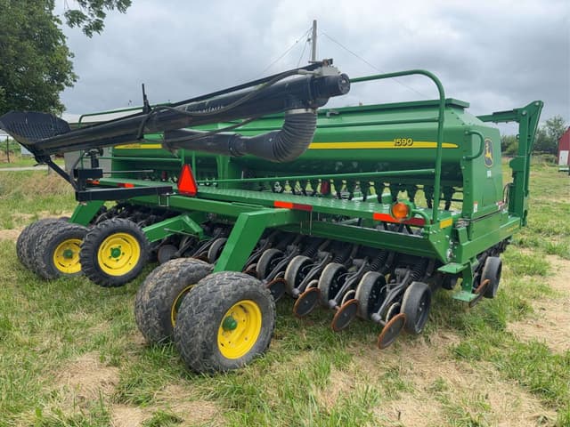 Image of John Deere 1590 equipment image 3