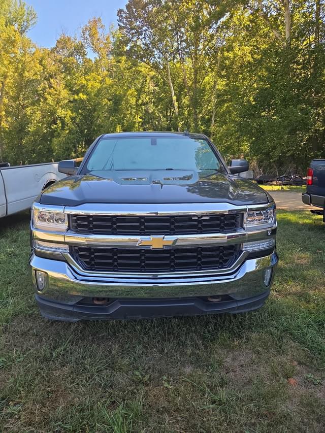 Image of Chevrolet Silverado equipment image 1