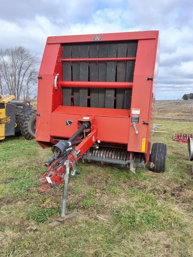 Image of Massey Ferguson 1756 equipment image 1