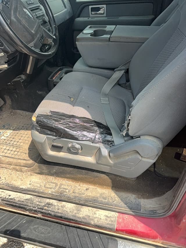 Image of Ford F-150 equipment image 2