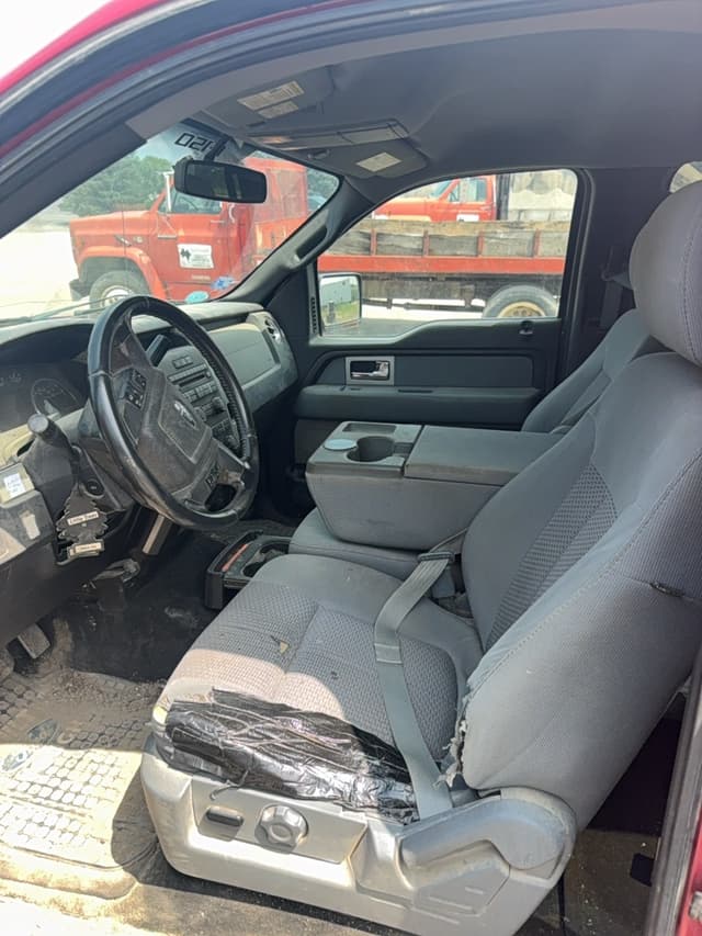 Image of Ford F-150 equipment image 1