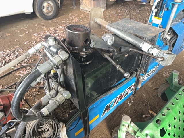 Image of Kinze 3660 equipment image 4