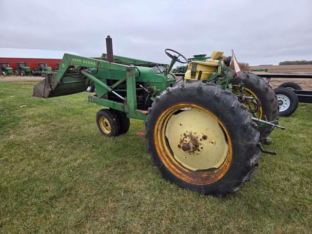 Image of John Deere 2010 equipment image 1