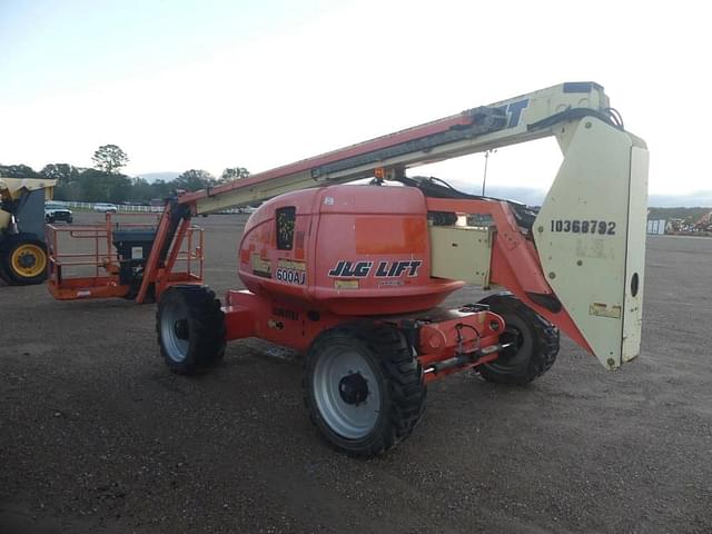 Image of JLG 600AJ equipment image 3