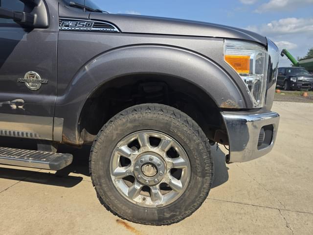 Image of Ford F-350 equipment image 2