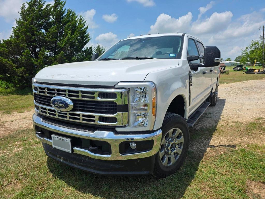 Image of Ford F-350 Primary image