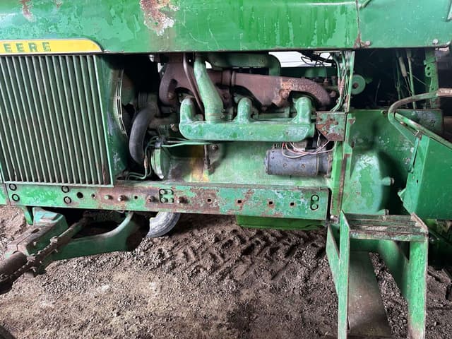 Image of John Deere 4520 equipment image 4