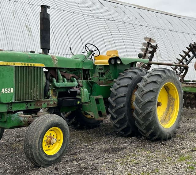 Image of John Deere 4520 equipment image 1