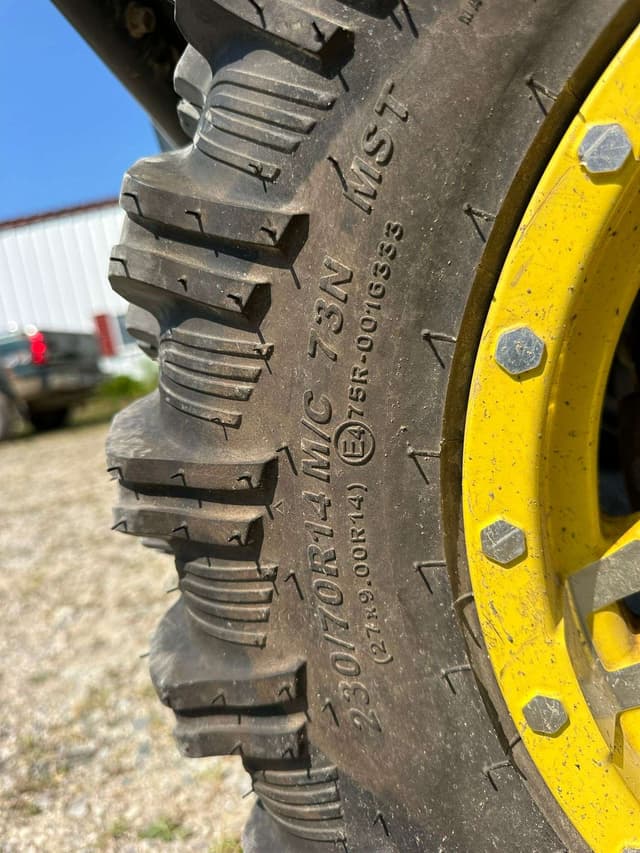 Image of John Deere XUV 835R equipment image 3