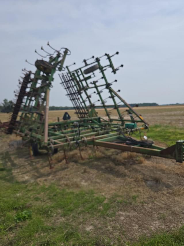 Image of John Deere 960 equipment image 2