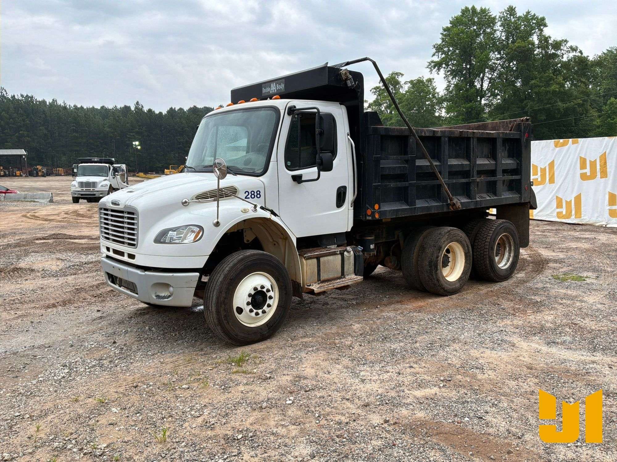 2014 Freightliner M2 Equipment Image0