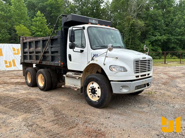 Image of Freightliner M2 equipment image 2
