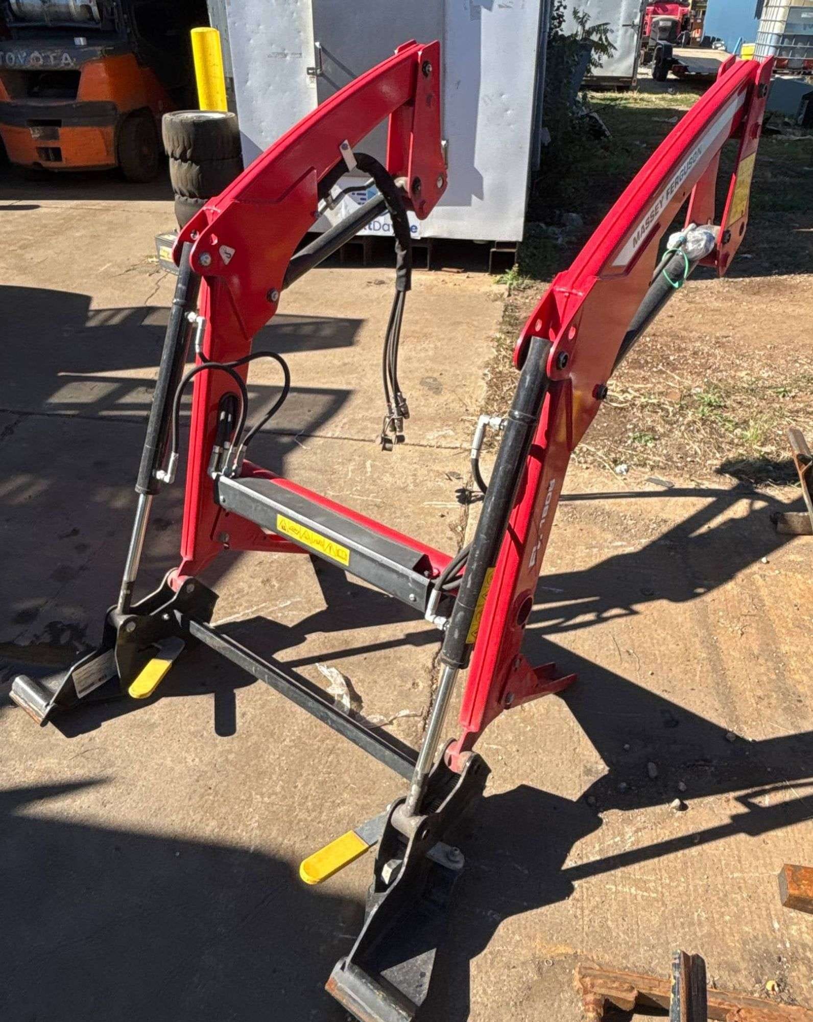 2019 Massey Ferguson FL1805 Equipment Image0