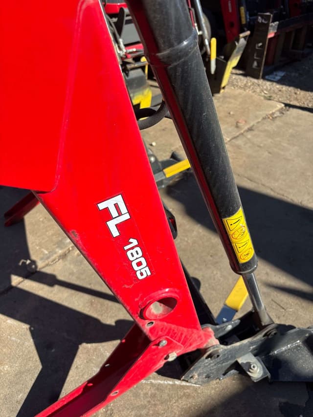 Image of Massey Ferguson FL1805 equipment image 3