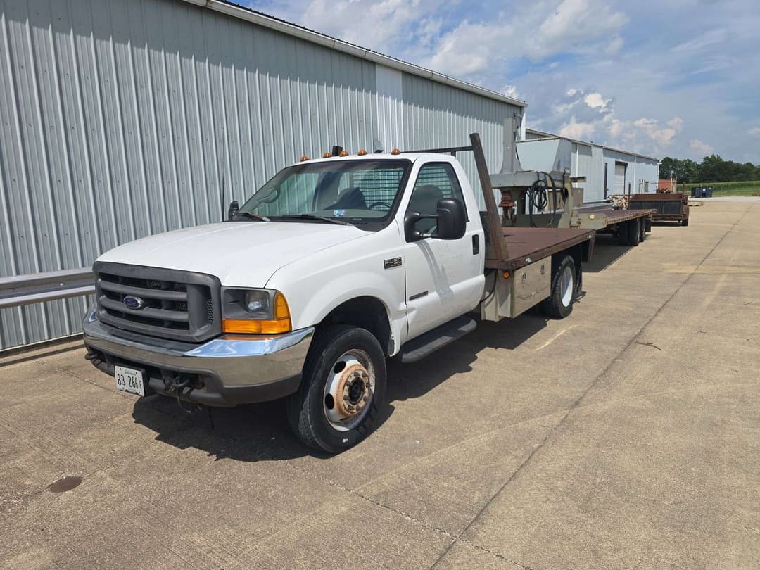 Image of Ford F-450 Primary image