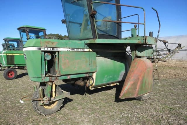 Image of John Deere 6000 equipment image 1