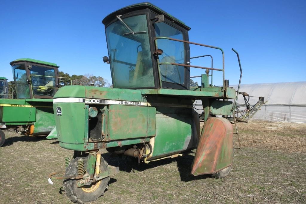 John Deere 6000 Equipment Image0